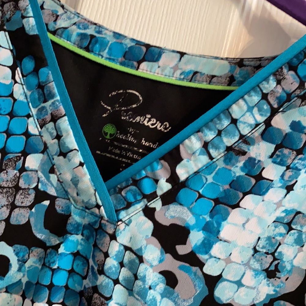Scrub top - Picture 3 of 5